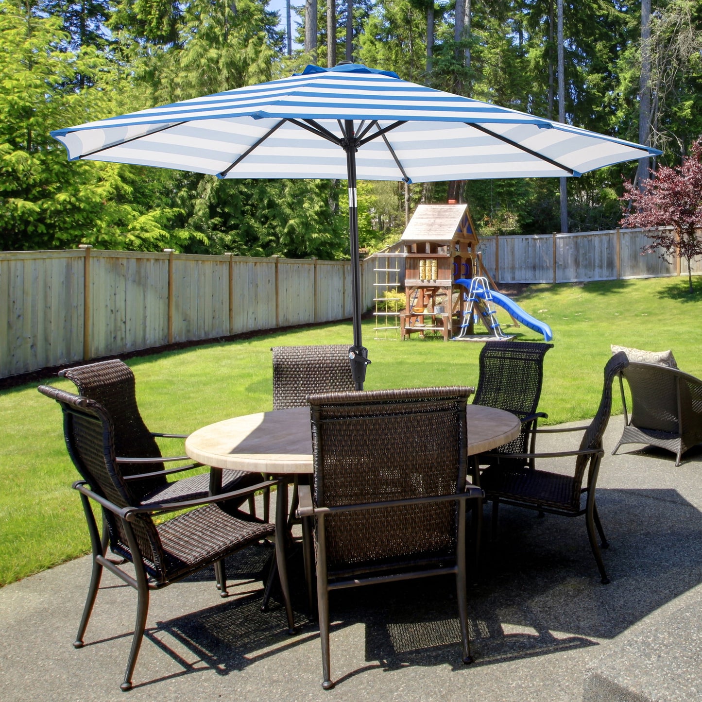 Pure Garden 9ft Striped Patio Umbrella with Crank and Tilt, Outdoor Sunshade for Table, Blue/White